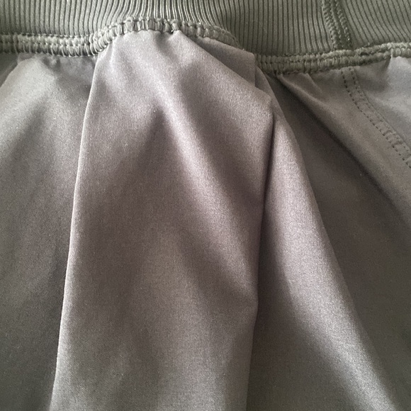 Lululemon pant dark blue size 2 cuffed 21” inseam - Picture 13 of 14